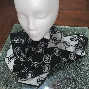 MK scarf